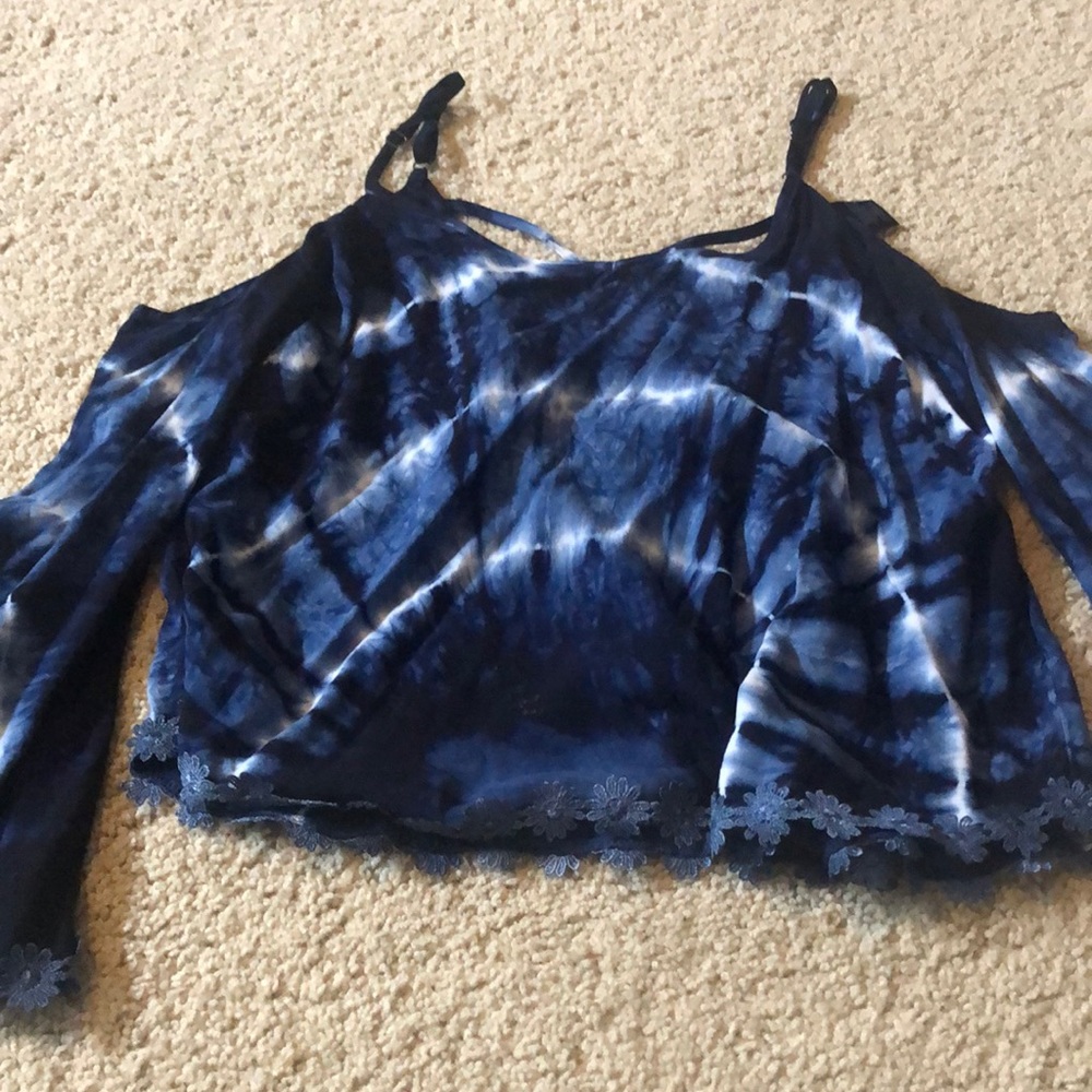 Tie dye shoulder cut out shirt